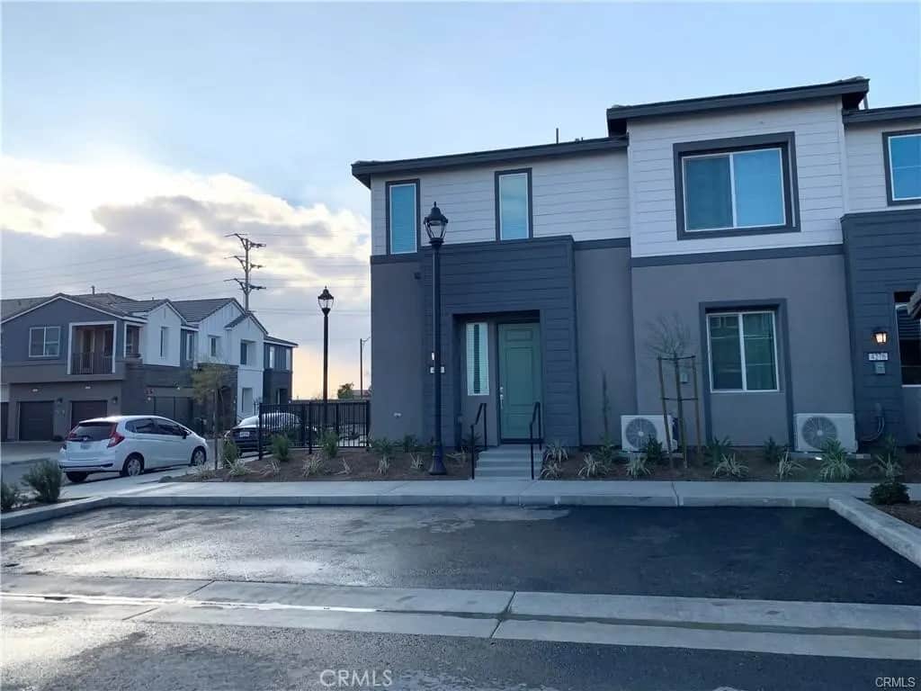 4274 S Montoya Paseo, Ontario, CA — listing photo 1