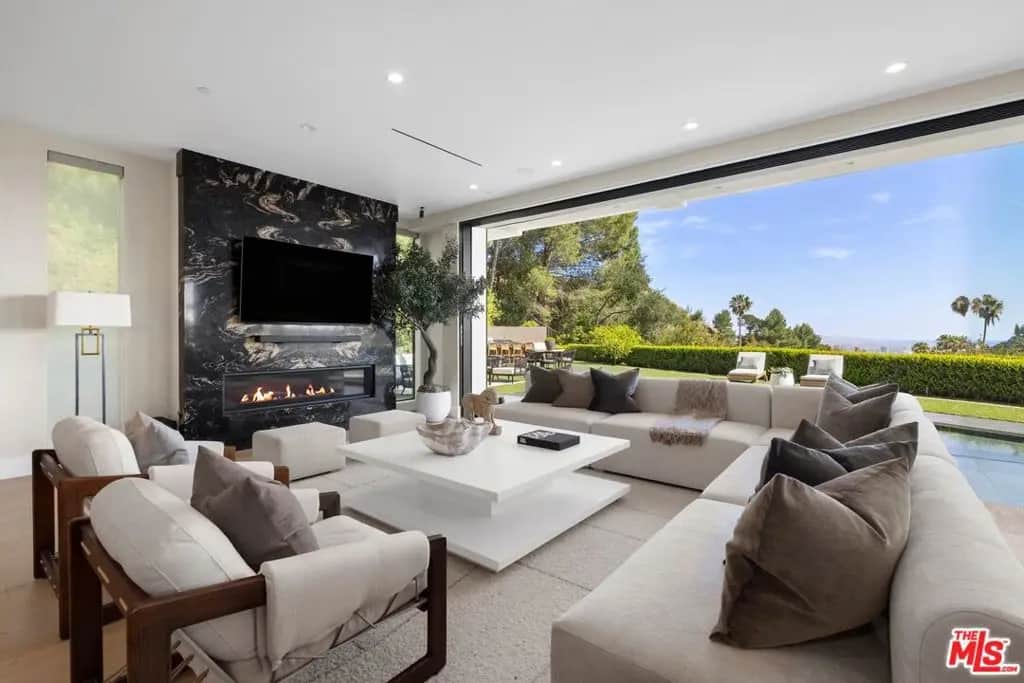 1754 Clear View Drive, Beverly Hills, CA — listing photo 1