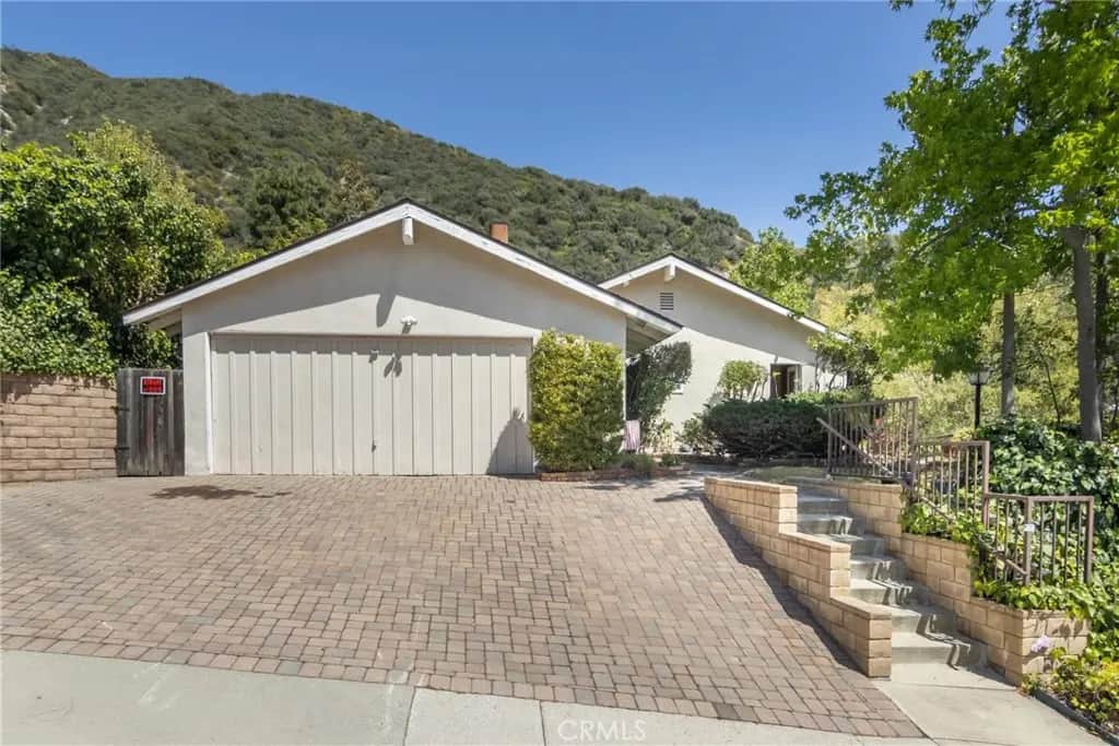 2115 Normanton Drive, La Canada Flintridge, CA — listing photo 1