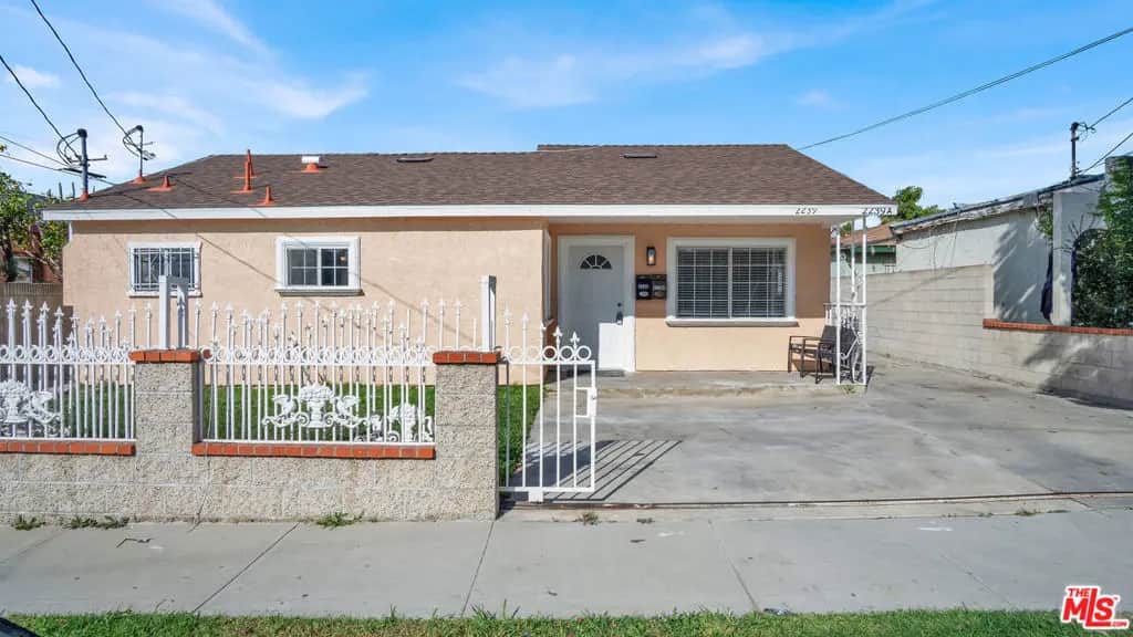 2239 W Lincoln Street, Long Beach, CA — listing photo 1