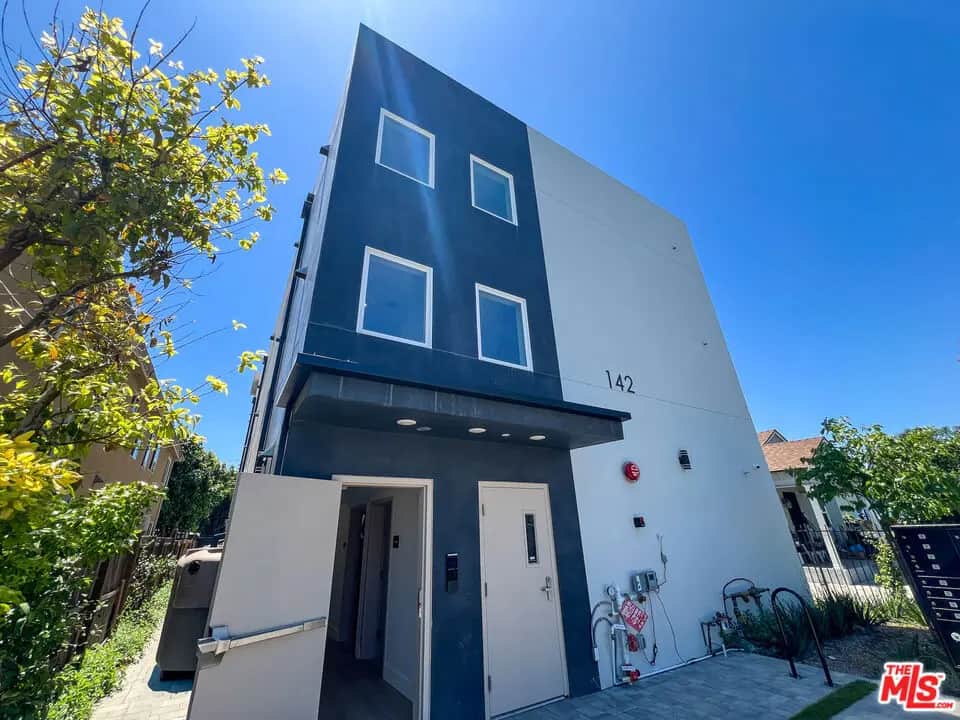 142 E 84th Street, Los Angeles, CA — listing photo 1