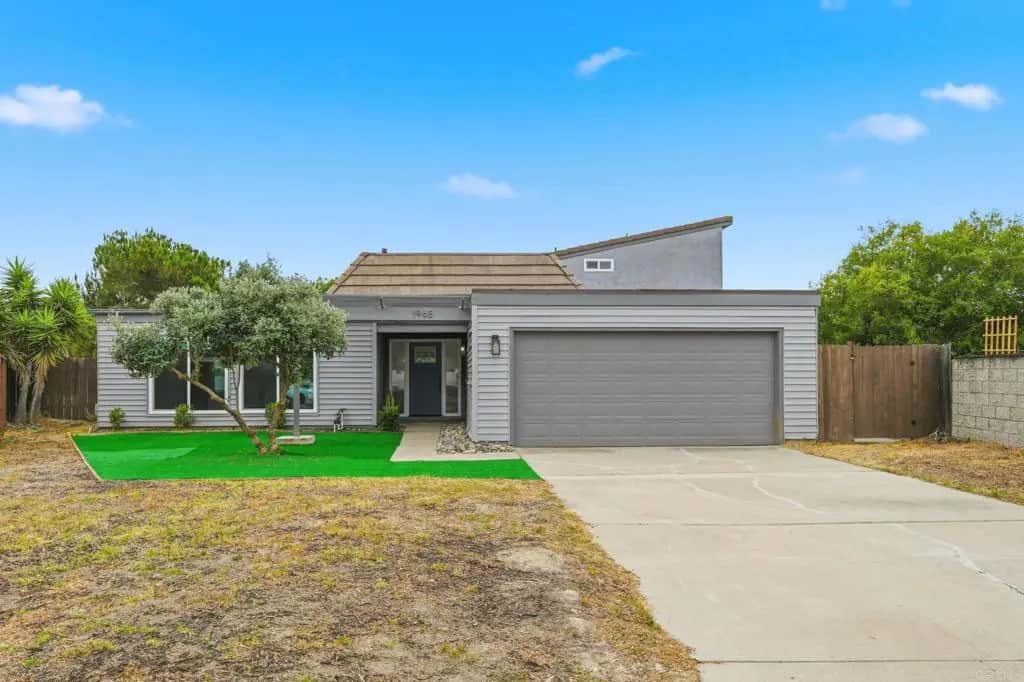 1965 Comanche, Oceanside, CA — listing photo 1