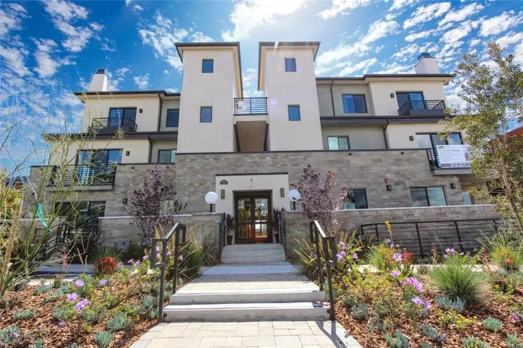 330 Salem Street 102, Glendale, CA — listing photo 1