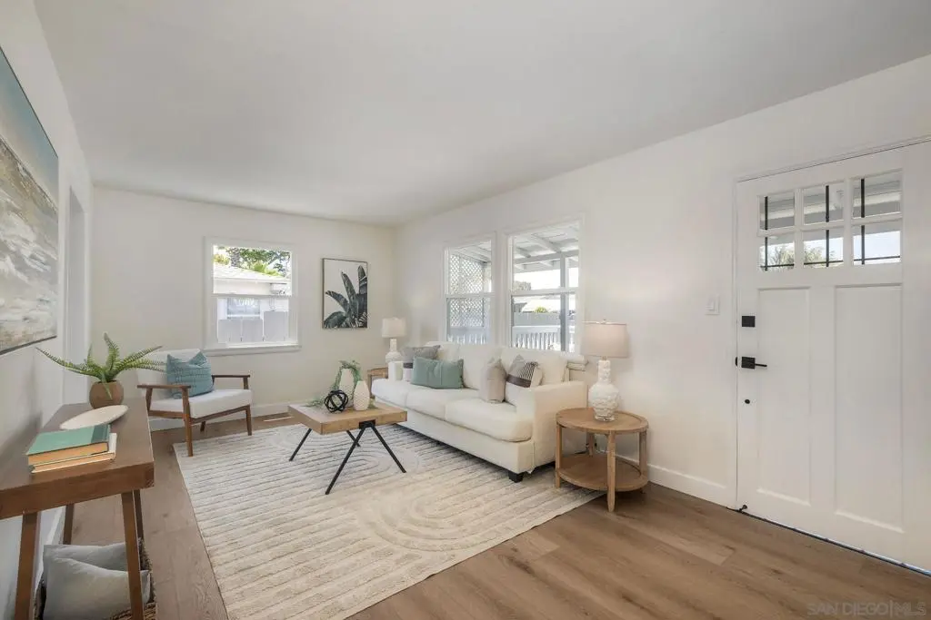 1011 Knowles Ave, Carlsbad, CA — listing photo 1