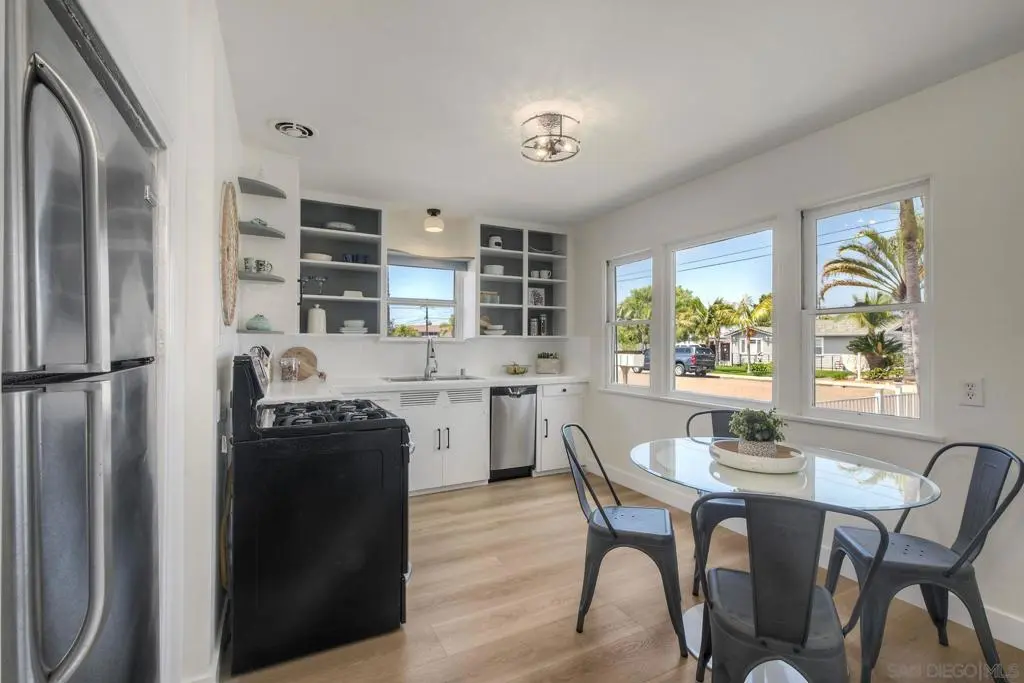 1027 Knowles Ave, Carlsbad, CA — listing photo 1