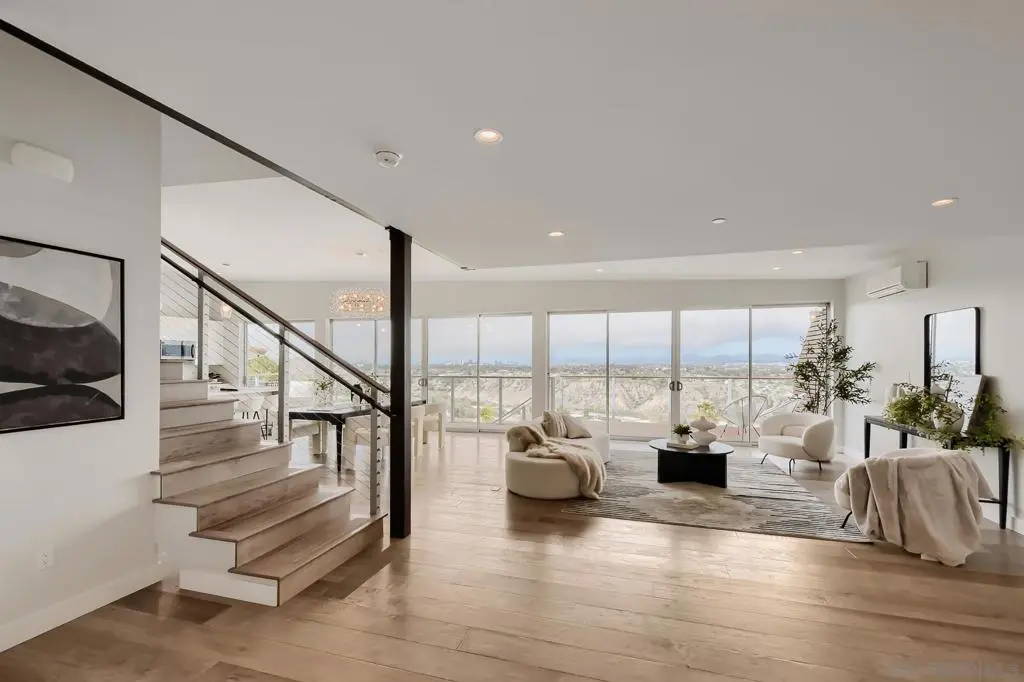 5725 Soledad Mountain, La Jolla, CA — listing photo 1