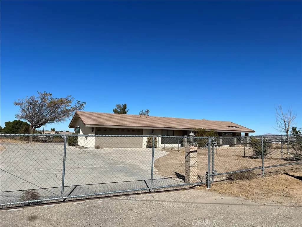 18530 Eucalyptus Street, Hesperia, CA — listing photo 1