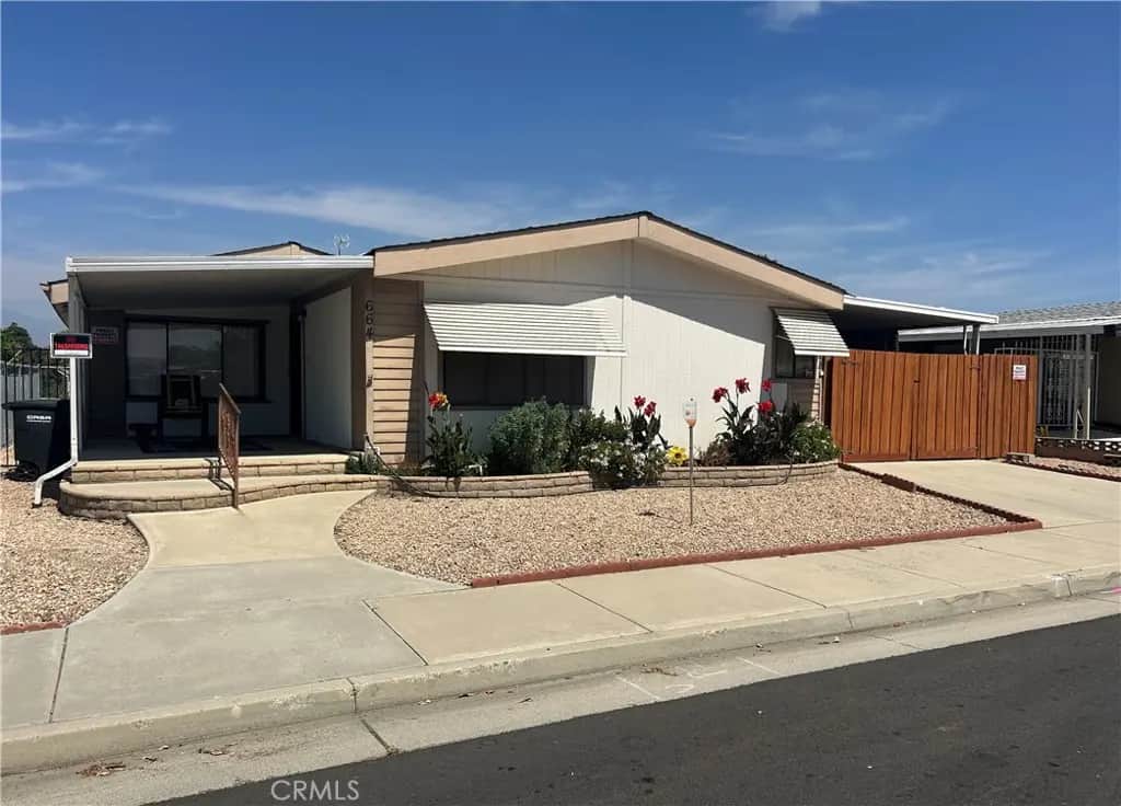 664 Mariposa, Hemet, CA — listing photo 1