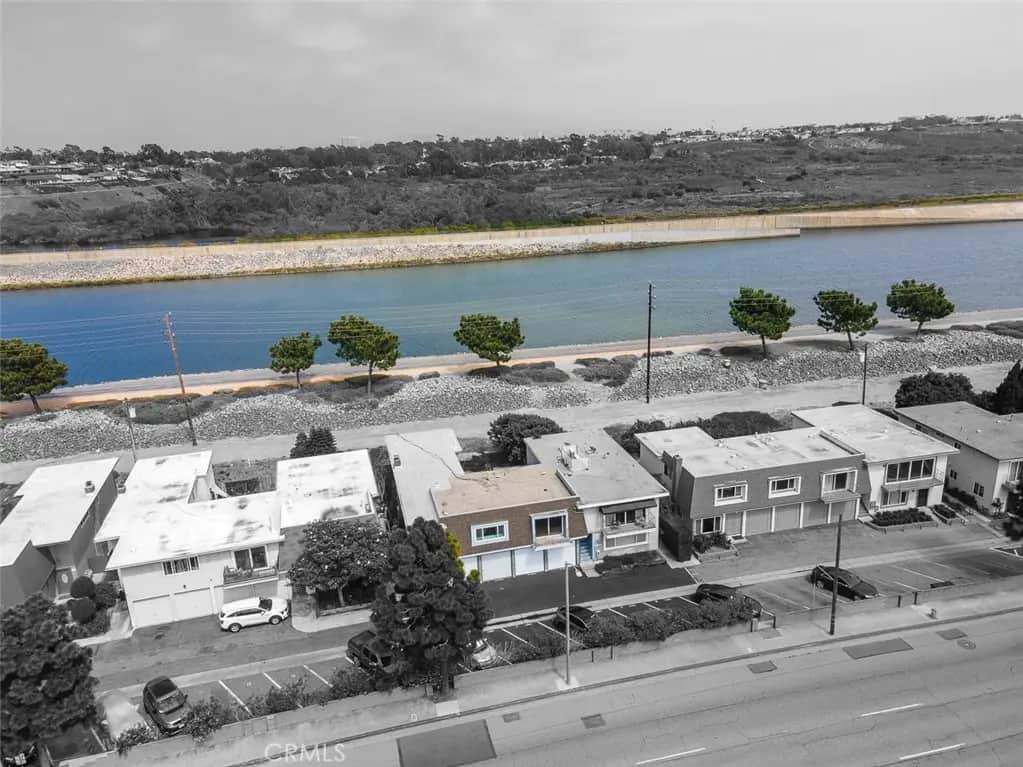 21662 Brookhurst C, Huntington Beach, CA — listing photo 1