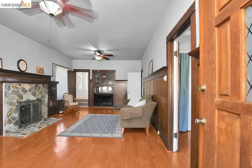 325 S 2Nd St, Rio Vista, CA — listing photo 1