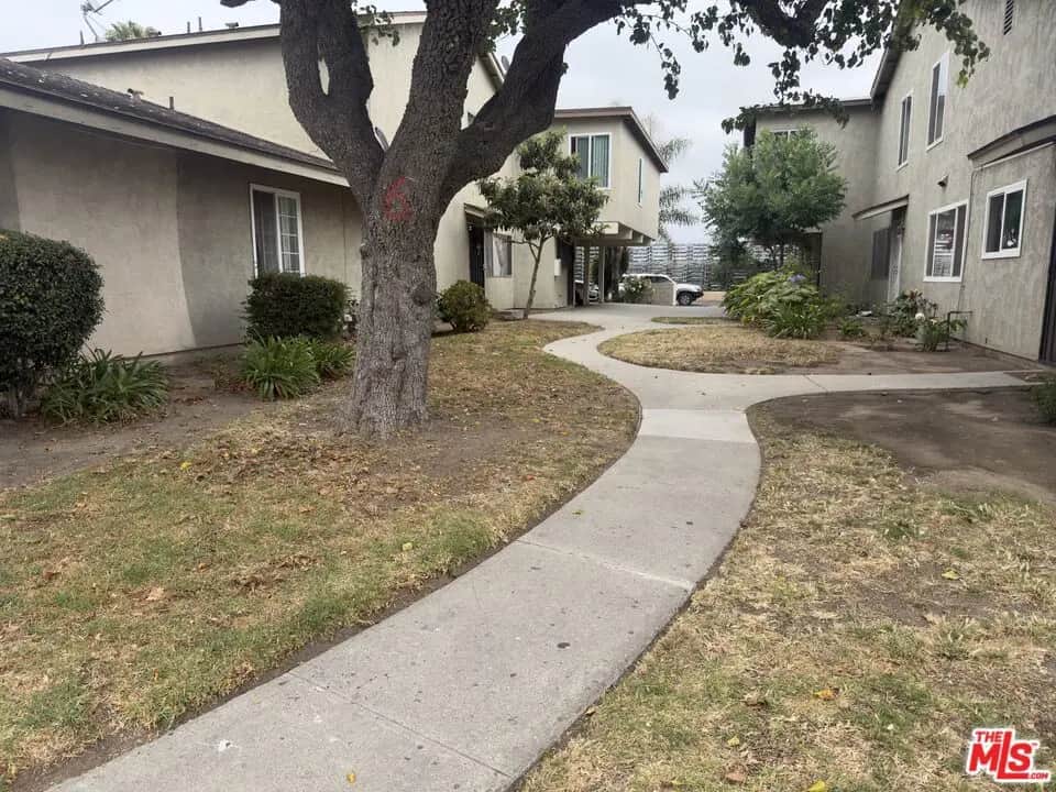 2330 El Dorado Avenue D, Oxnard, CA — listing photo 1