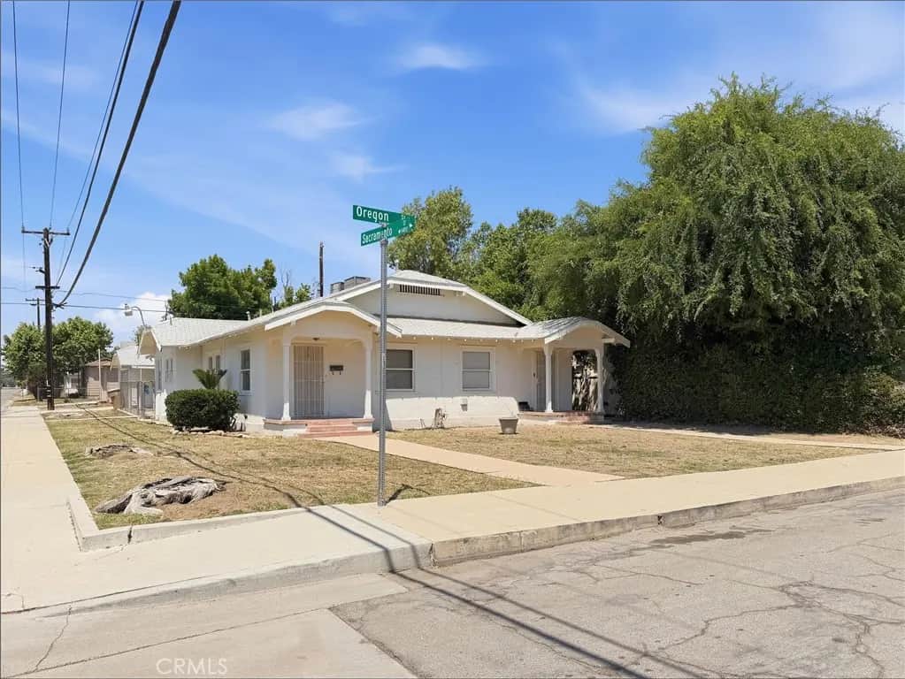 200 Oregon, Bakersfield, CA — listing photo 1