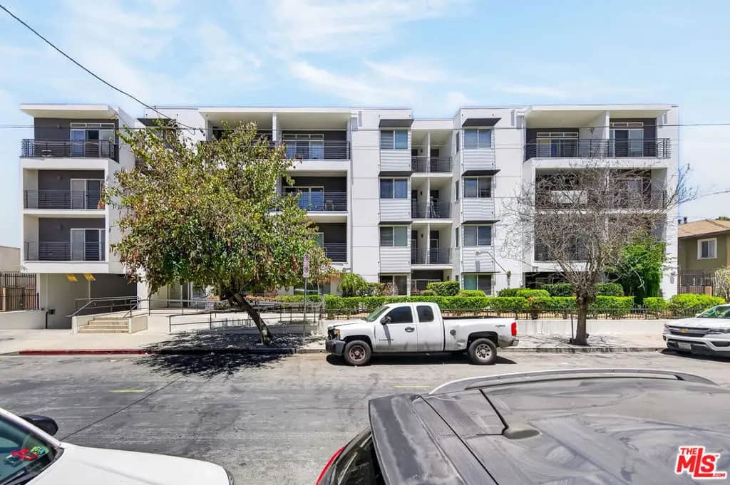 3061 W 12th Place 207, Los Angeles, CA — listing photo 1