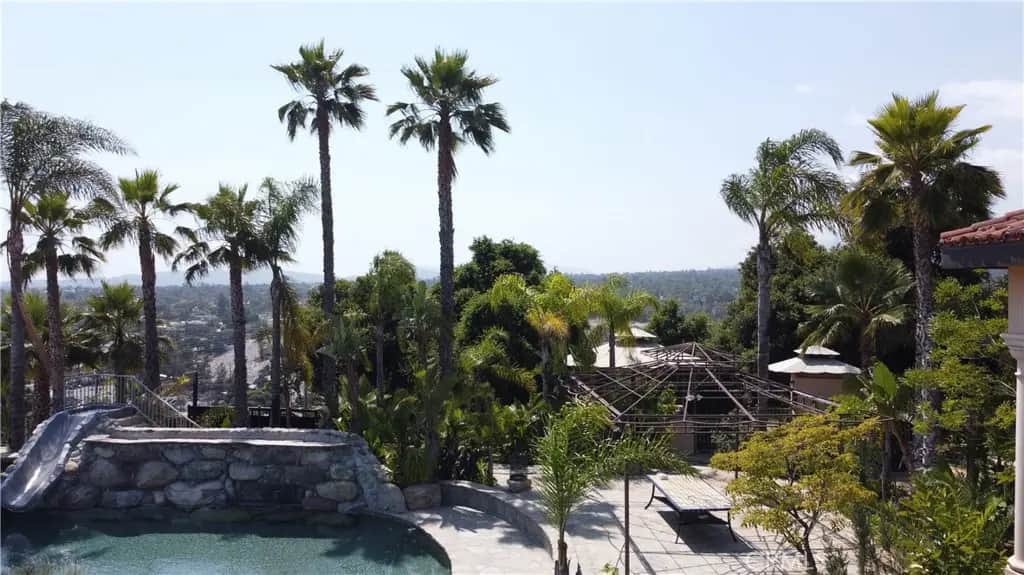 1445 Edgecliff, Pasadena, CA — listing photo 1