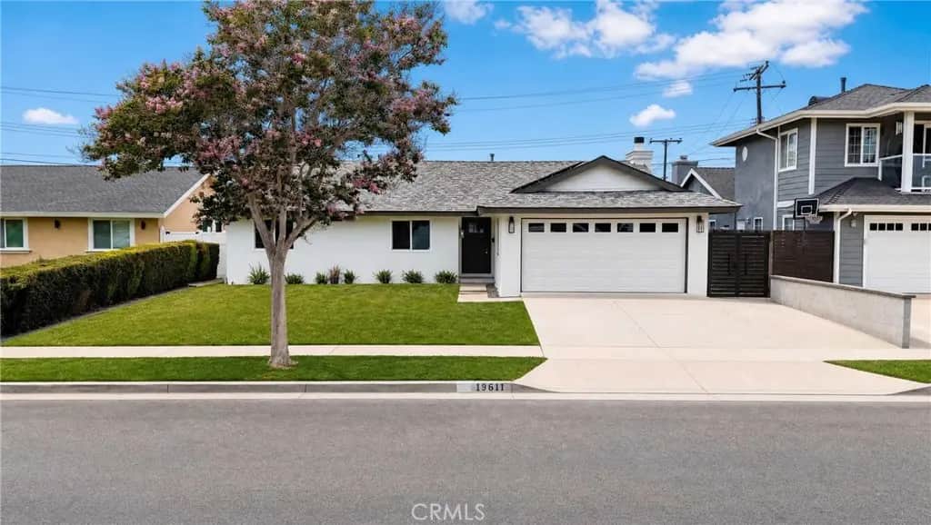 19611 Trident, Huntington Beach, CA — listing photo 1