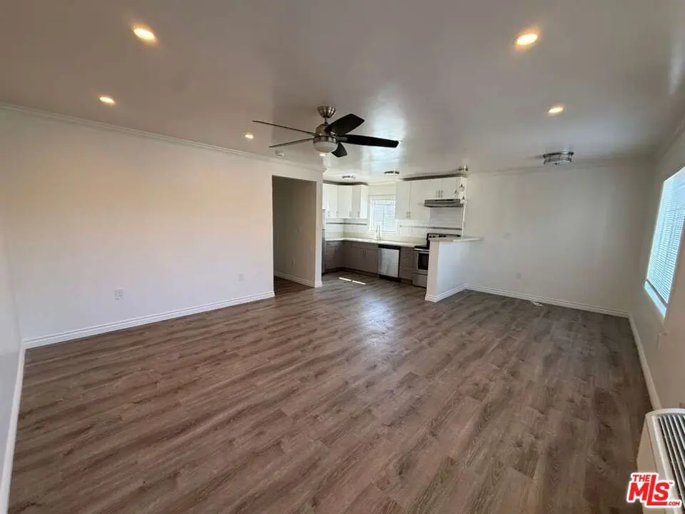 6821 Ben Avenue 7, North Hollywood, CA — listing photo 1