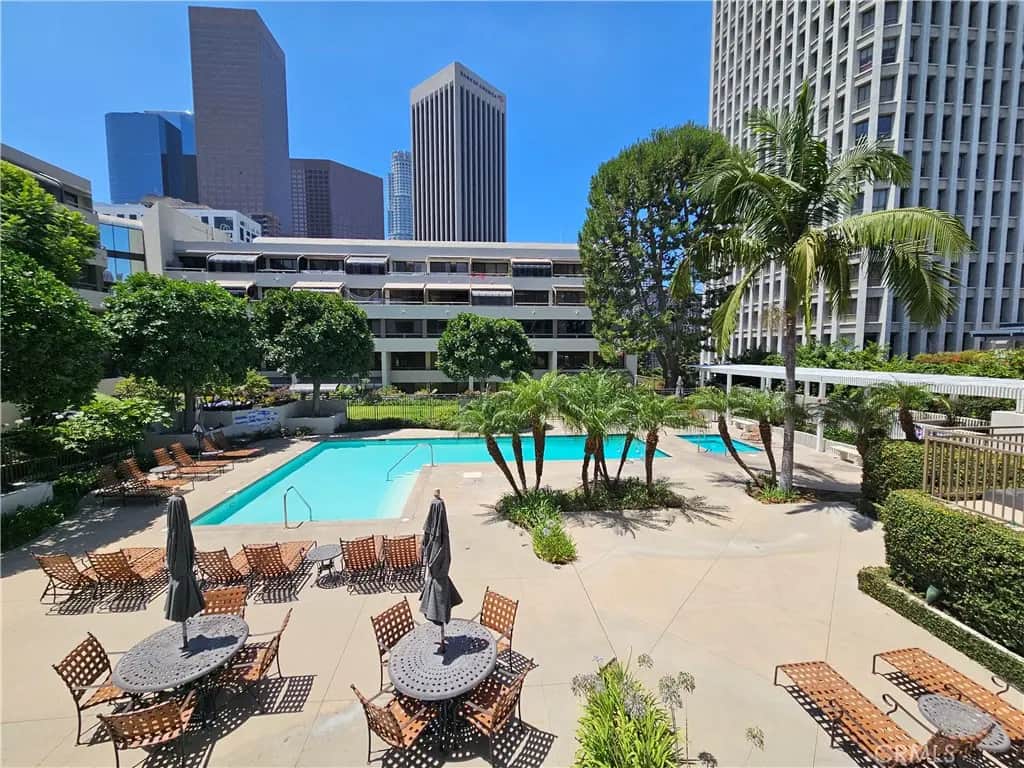 121 S Hope 428, Los Angeles, CA — listing photo 1