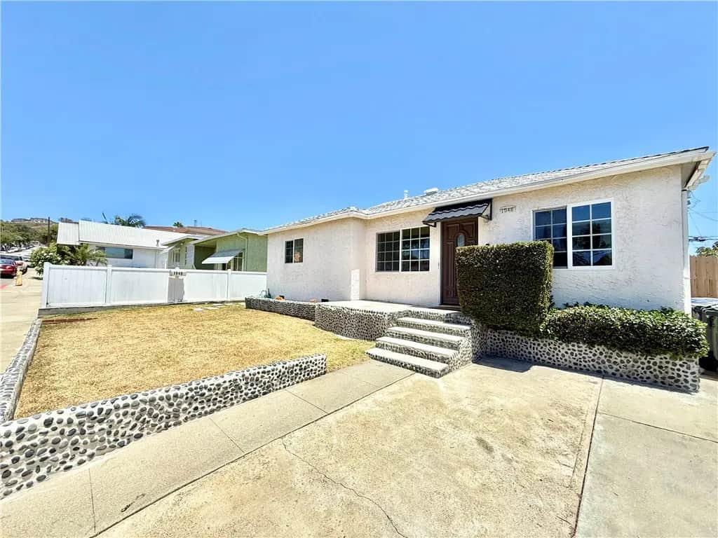 1946 Dawson Avenue, Signal Hill, CA — listing photo 1