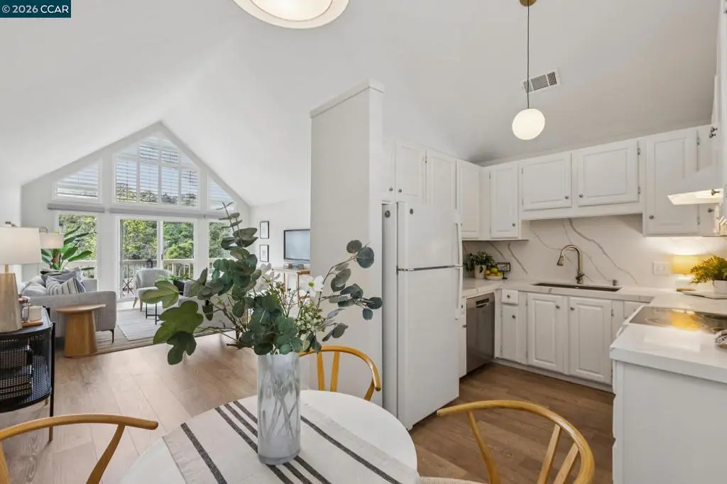 122 Ascot Ct B, Moraga, CA — listing photo 1