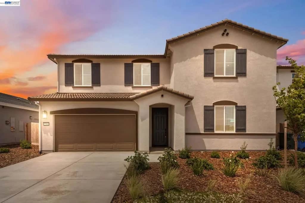 2261 Hewins Street, Manteca, CA — listing photo 1