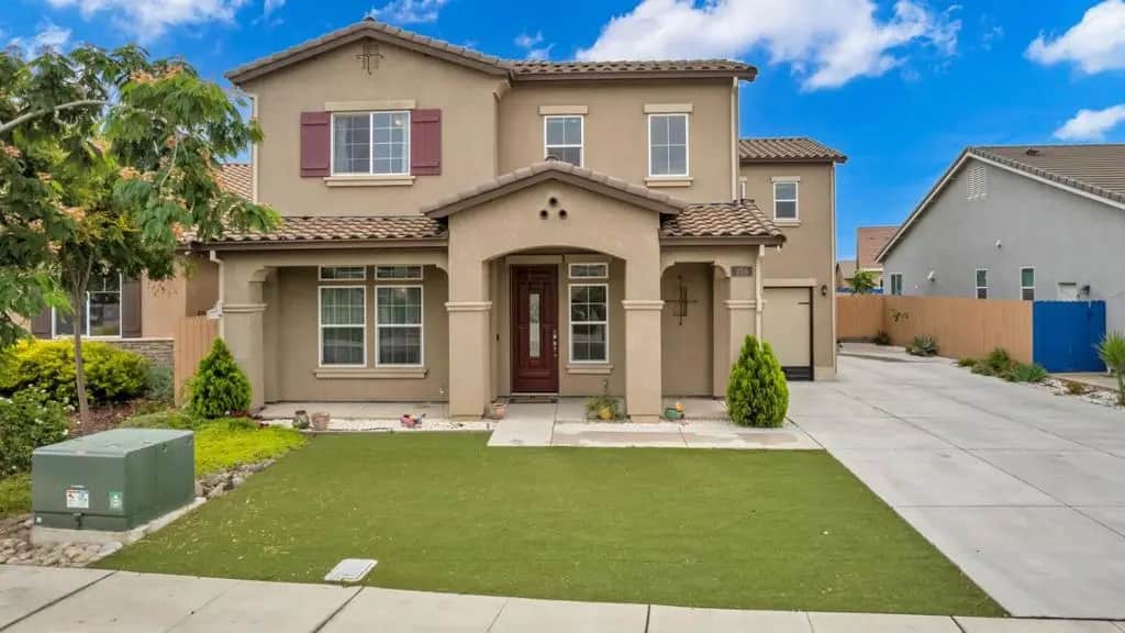 256 Gina Street, Manteca, CA — listing photo 1