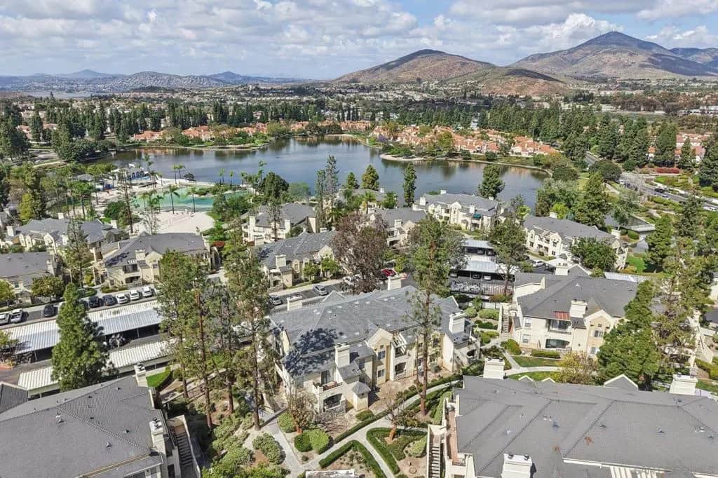 2077 Lakeridge Circle 104, Chula Vista, CA — listing photo 1