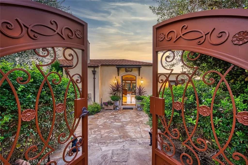 31641 Mar Vista Avenue, Laguna Beach, CA — listing photo 1