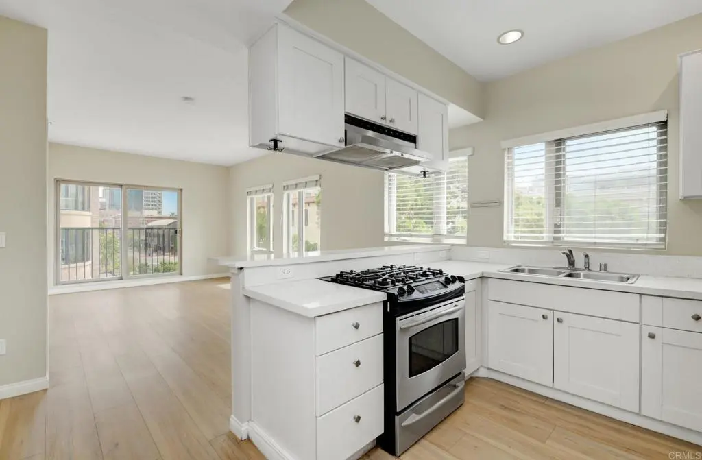 450 J St 4131, San Diego, CA — listing photo 1