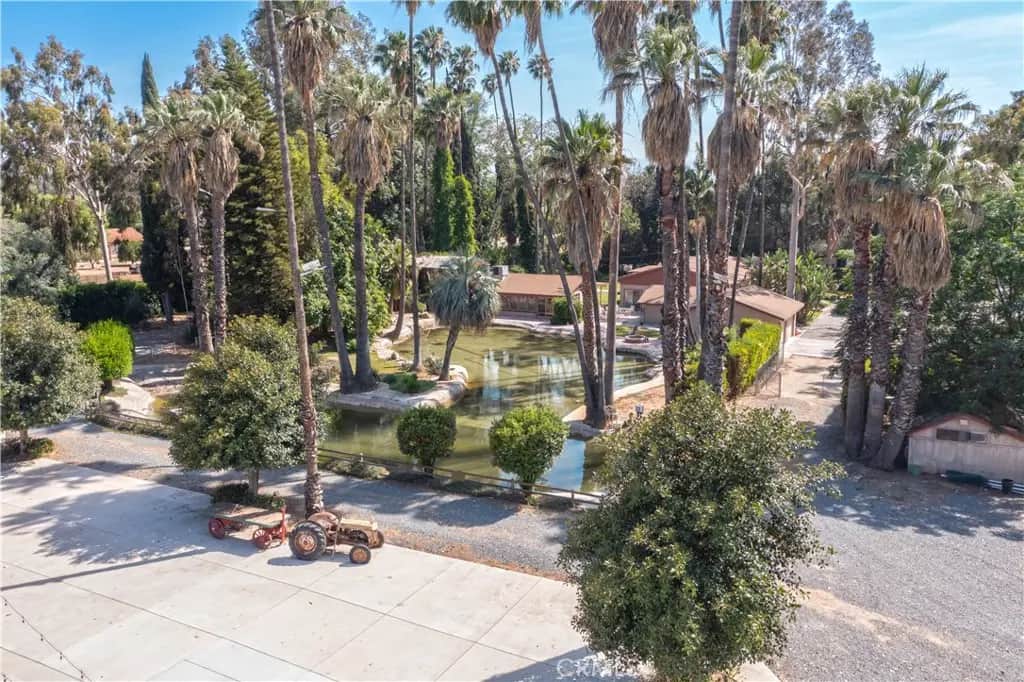 2083 Grace, Riverside, CA — listing photo 1