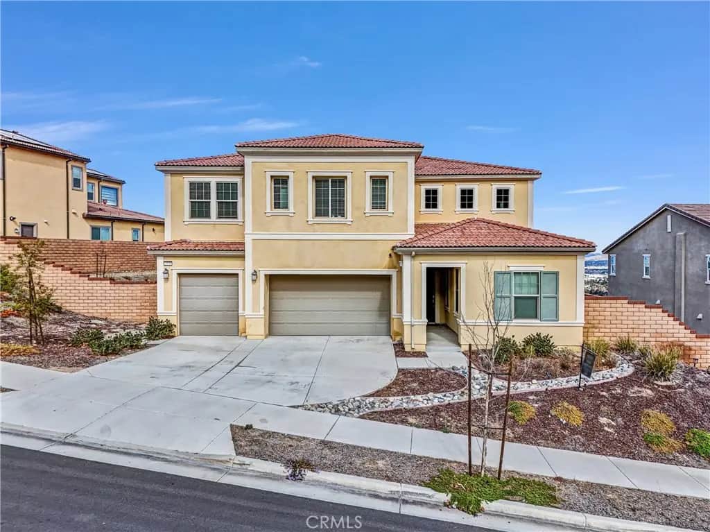 2575 Sierra Bella, Corona, CA — listing photo 1