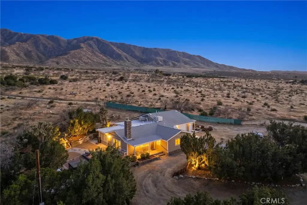 29125 Devils Punch Bowl Road, Pearblossom, CA — listing photo 1