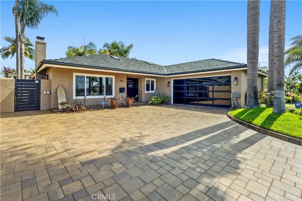 9111 Ellsworth, Huntington Beach, CA — listing photo 1