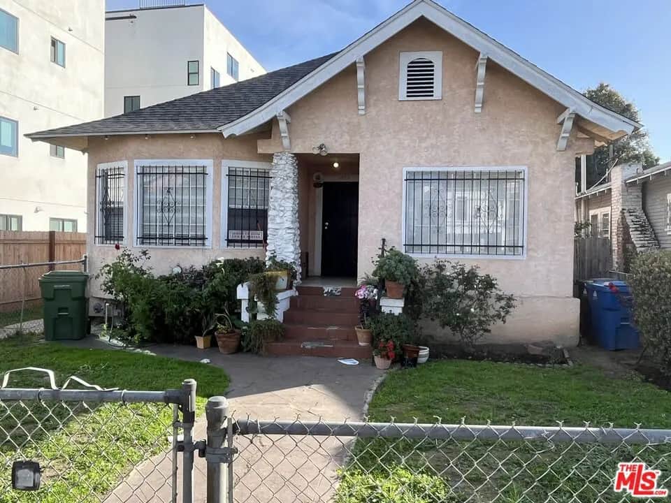 1258 W 36th Street, Los Angeles, CA — listing photo 1