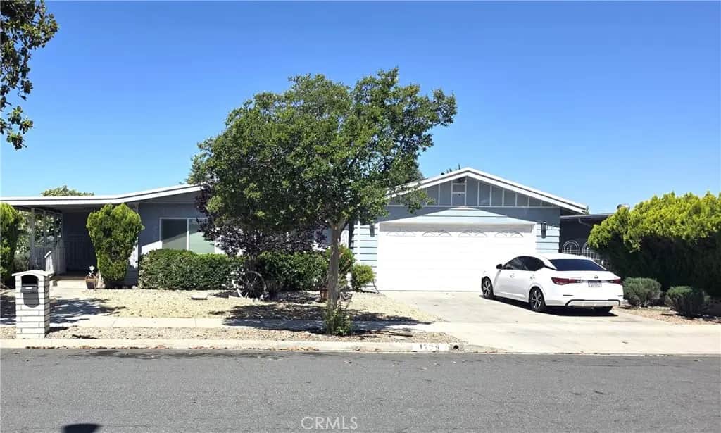 1239 Brentwood, Hemet, CA — listing photo 1