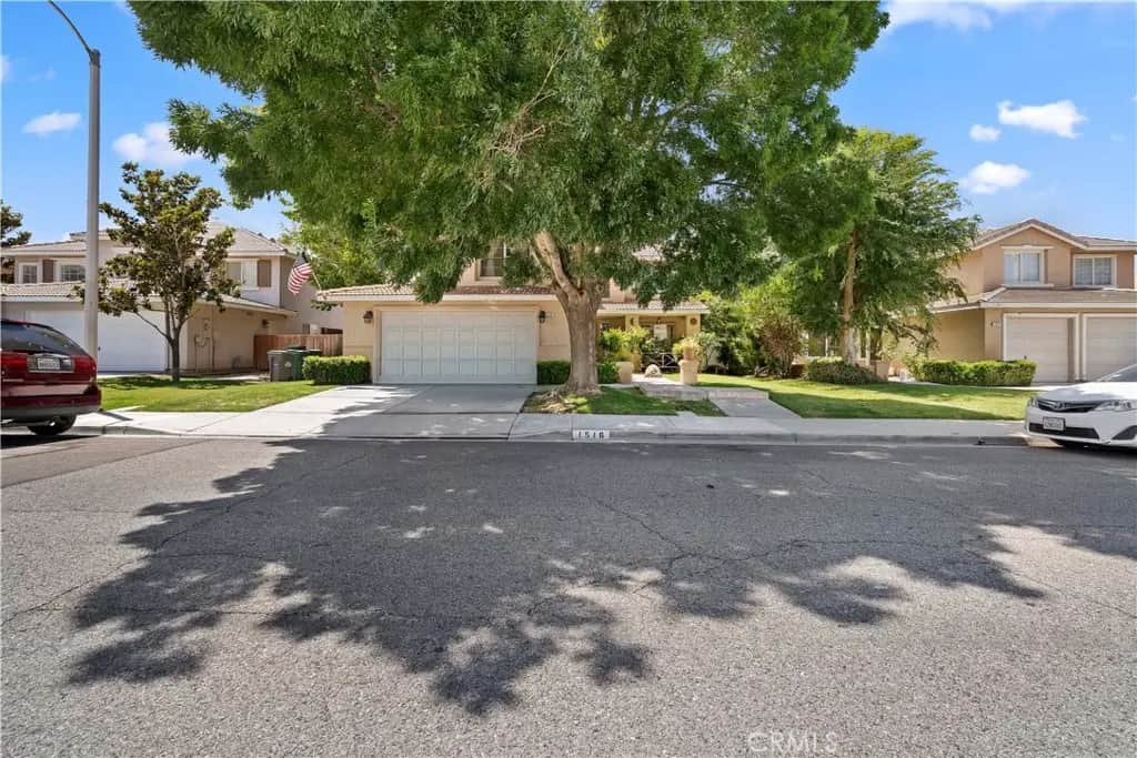 1516 W Avenue H4, Lancaster, CA — listing photo 1