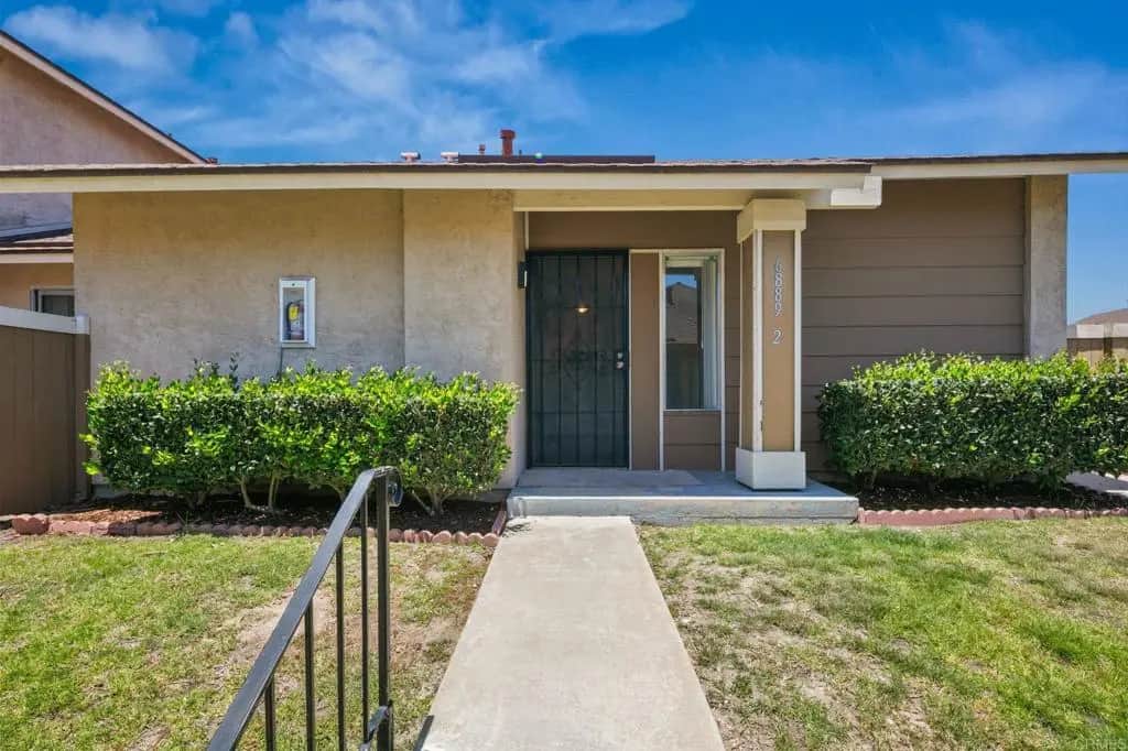 6889 Panamint Row 2, San Diego, CA — listing photo 1