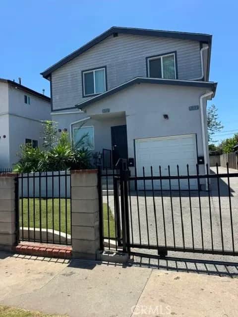 132 134 E 109th Street, Los Angeles, CA — listing photo 1