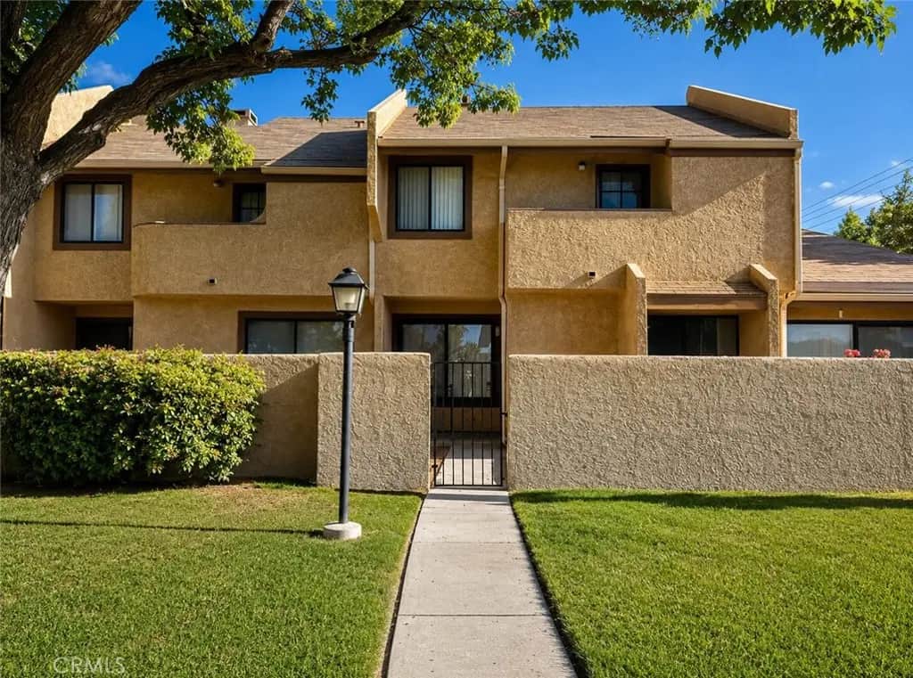 1849 E Avenue J4, Lancaster, CA — listing photo 1