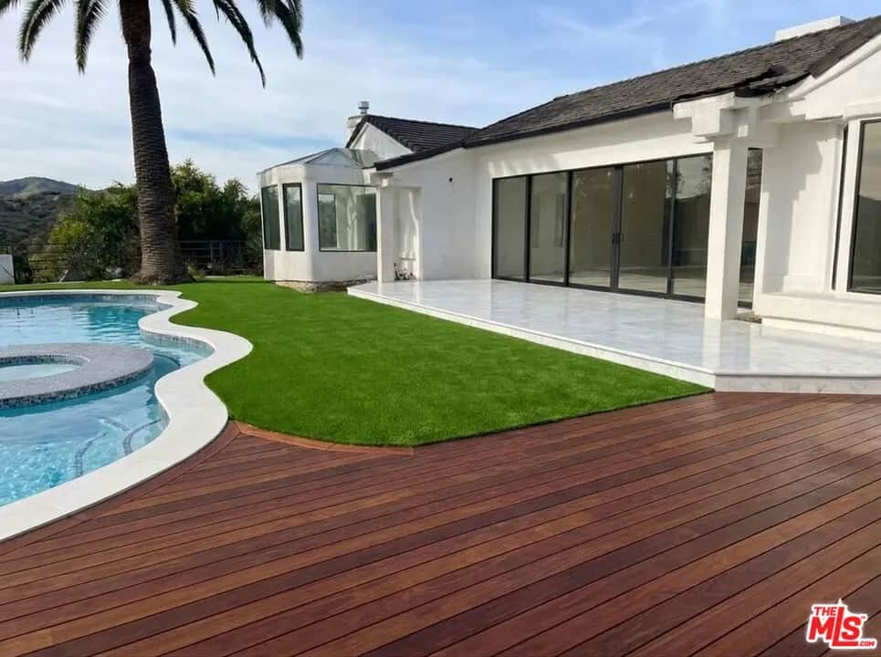 3300 Wonder View Plaza, Los Angeles, CA — listing photo 1
