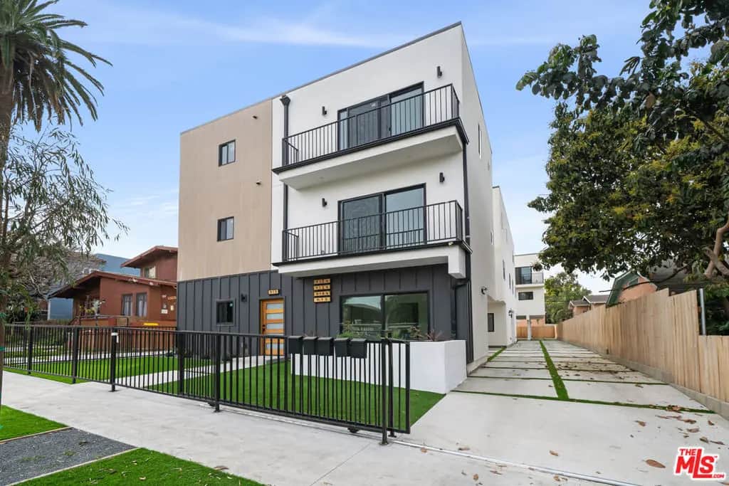 913 N Hobart Boulevard, Los Angeles, CA — listing photo 1
