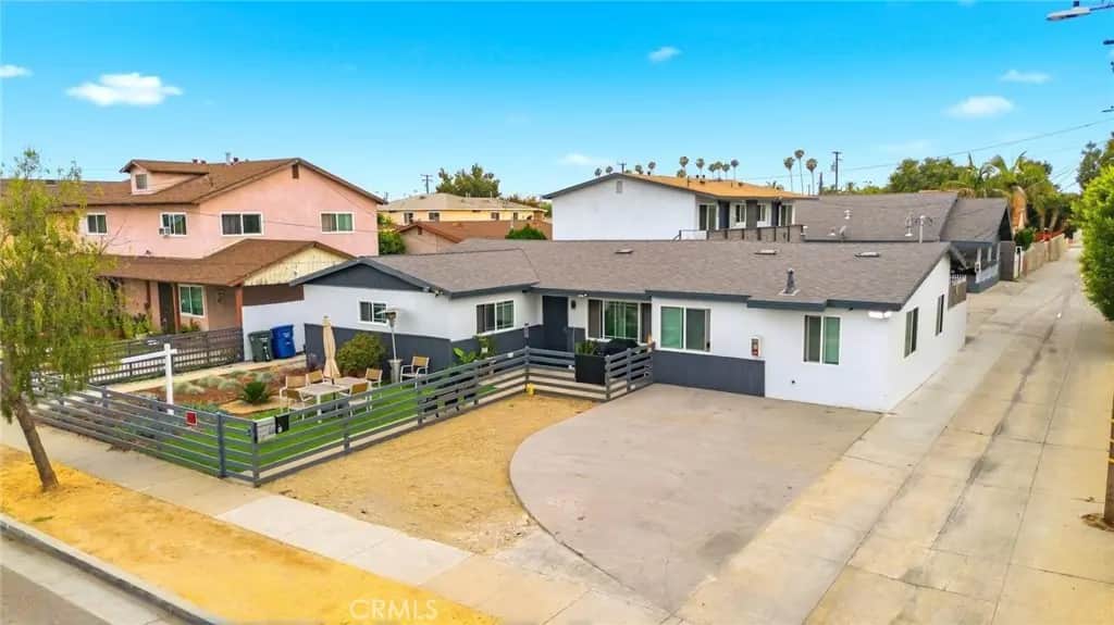 6221 Corona, Bell, CA — listing photo 1