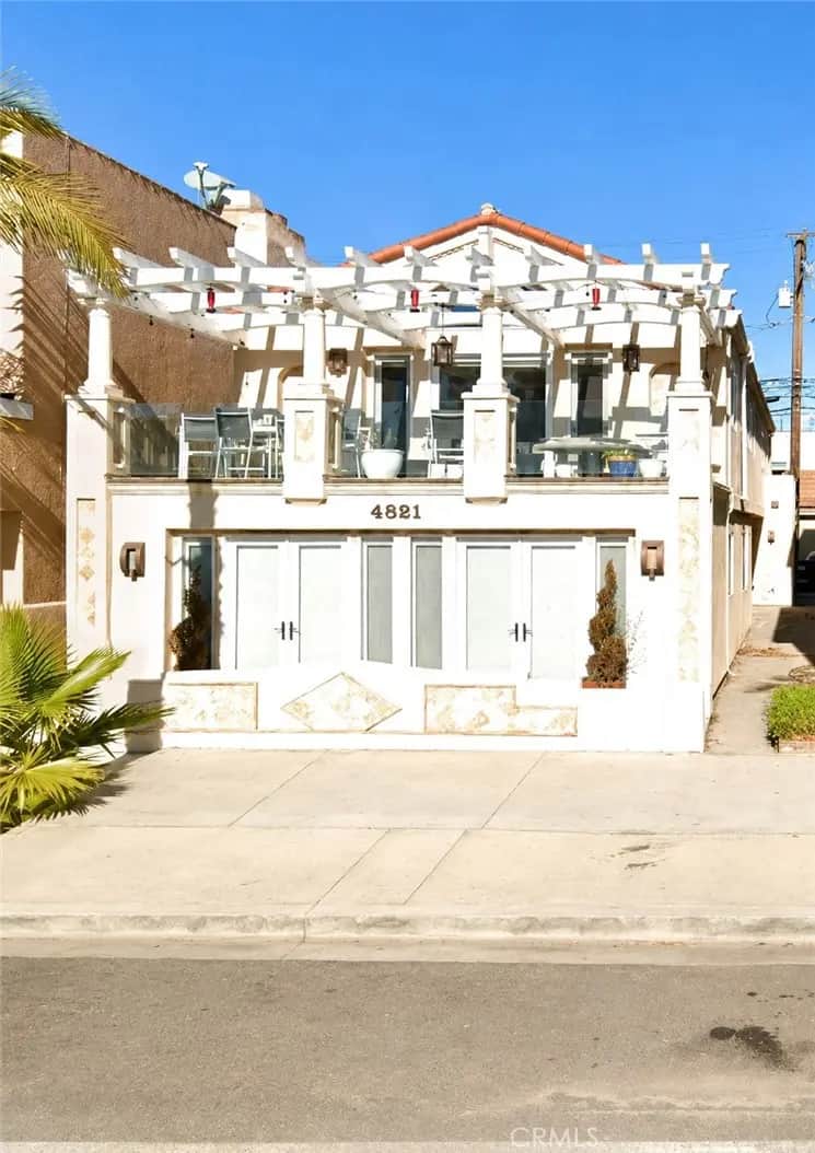 4821 E Ocean Blvd AB, Long Beach, CA — listing photo 1
