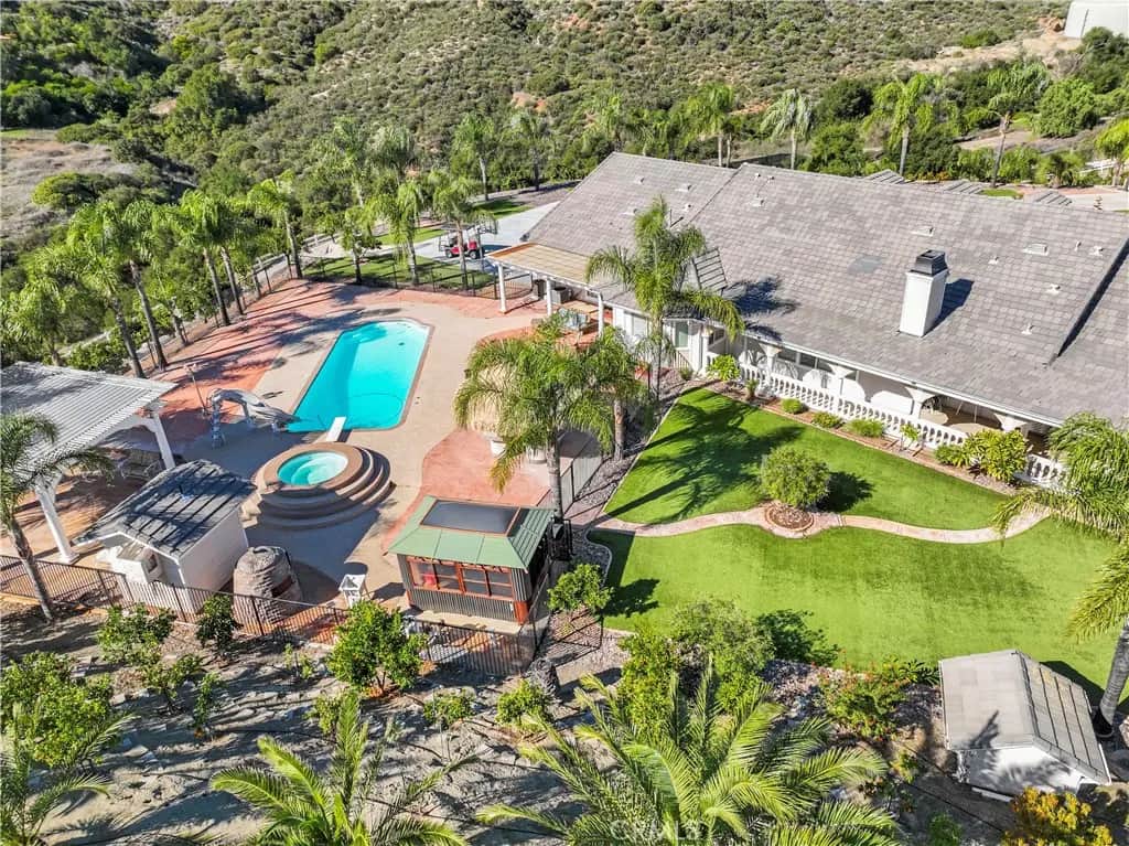 35751 Avenida La Cresta, Murrieta, CA — listing photo 1