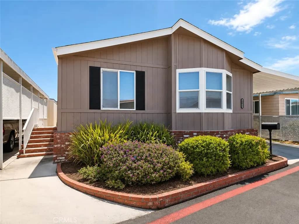 19361 Brookhurst, Huntington Beach, CA — listing photo 1