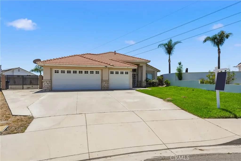 2885 W Calle Vista, Rialto, CA — listing photo 1