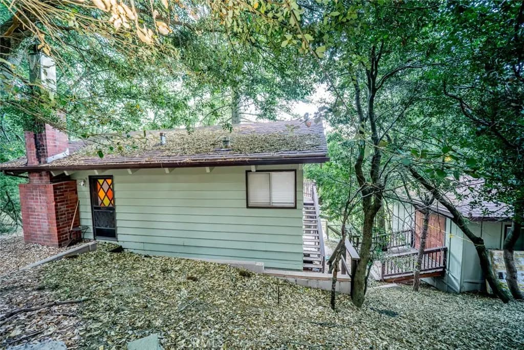 25123 Valle Drive, Crestline, CA — listing photo 1