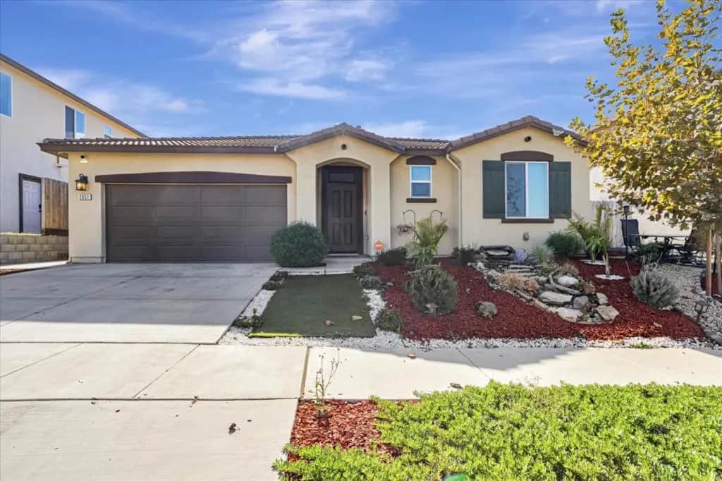 2051 Rosewood Drive, Hollister, CA — listing photo 1