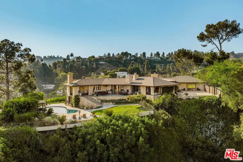 1131 Miradero Road, Beverly Hills, CA — listing photo 1