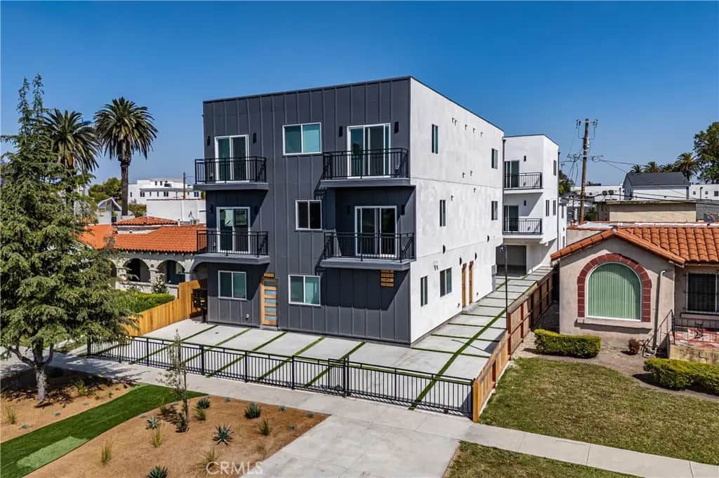 2010 S Dunsmuir, Los Angeles, CA — listing photo 1