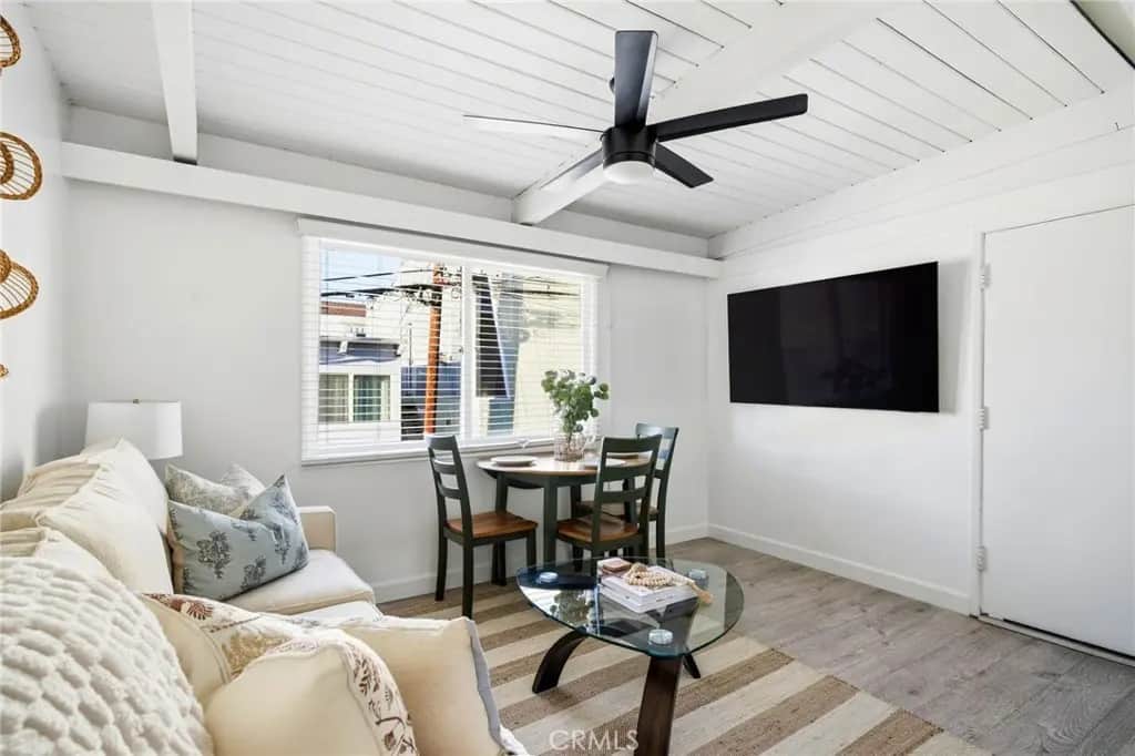 121 Rosecrans Avenue C, Manhattan Beach, CA — listing photo 1